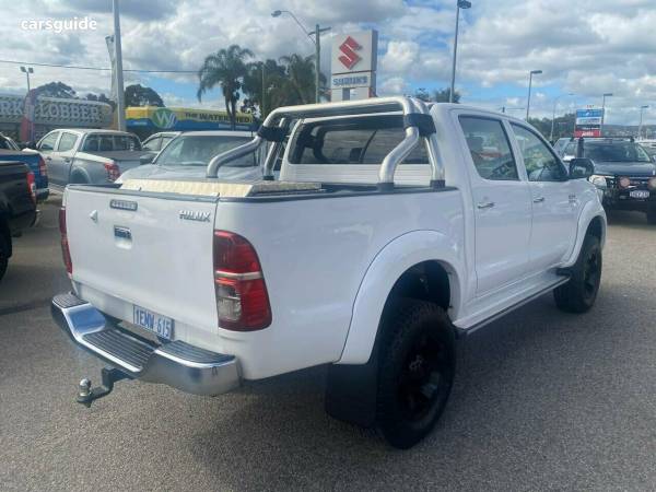 uesd 2014 Toyota Hilux for sale | used 2017 Toyota Land Cruiser for sale